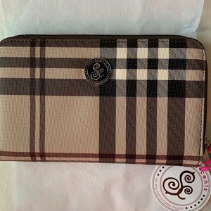 Savvycents - Burberry Print Zip Wallet